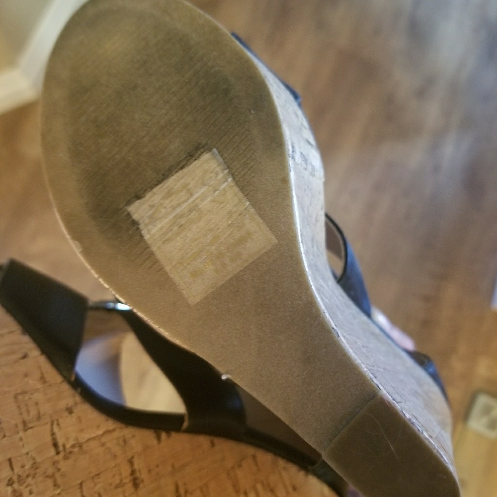 6 inch comfy black n gold zip up in back wedges, - Picture 2 of 3